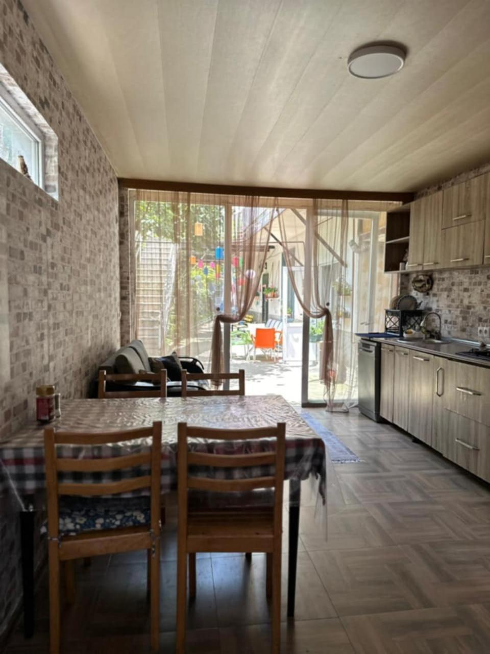 Guest House Barbi 巴统 外观 照片