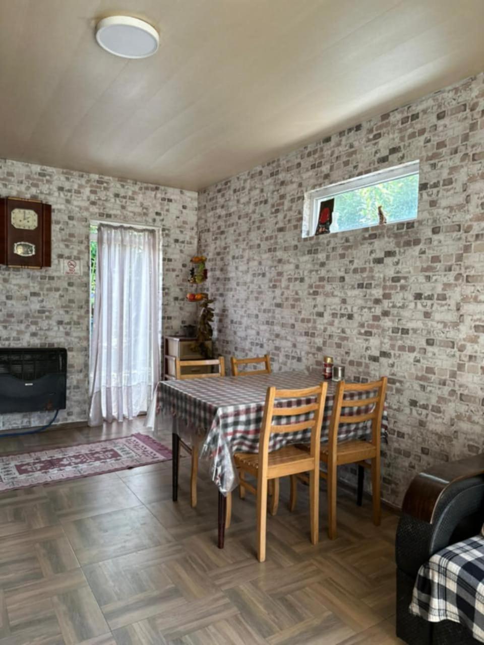 Guest House Barbi 巴统 外观 照片